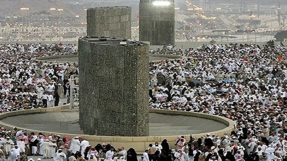 İmamoğlu bugün Konya'da olacak: Kızılay yöneticilerinden hedef gösteren paylaşım! 'Şeytan taşlamak isteyen Anıt Meydanı'na gelsin'