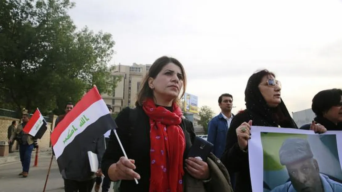 Irak'ta 'Humeyni'yi eleştiren romancının öldürülmesi' protesto edildi