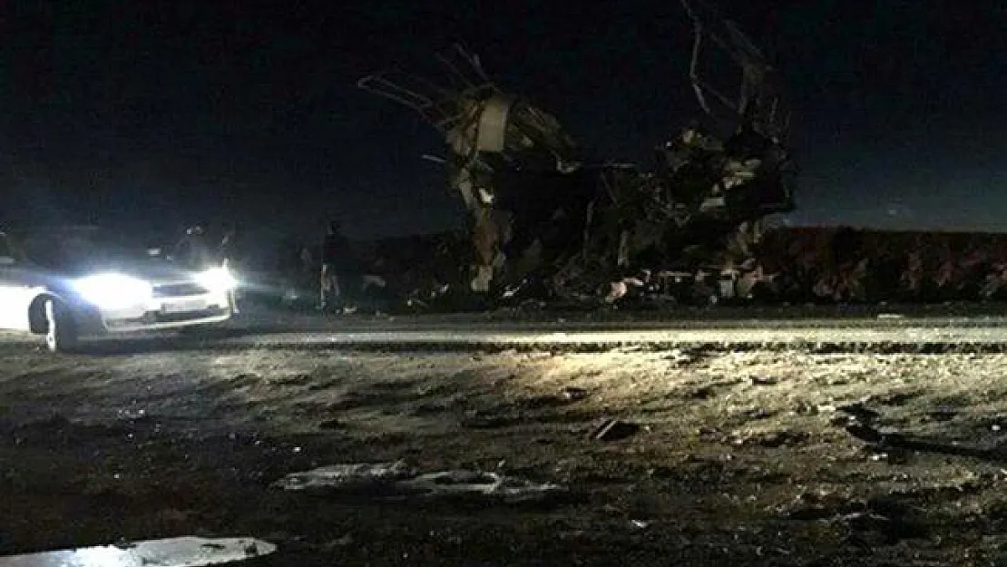 İran'da Devrim Muhafızları otobüsüne intihar saldırısı: 20 ölü