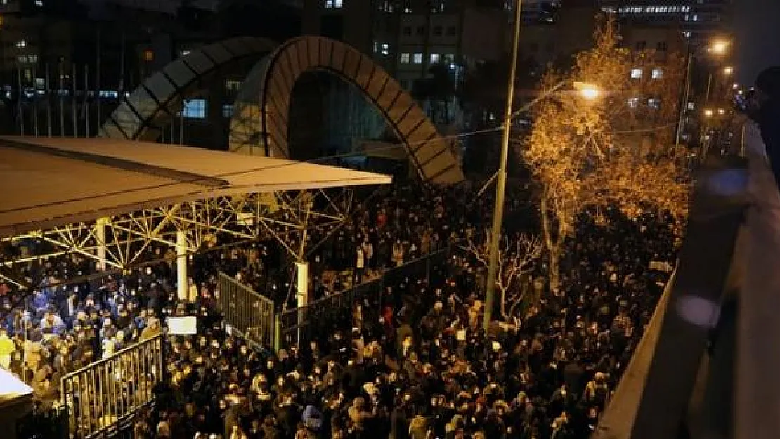 İran'da rejim karşıtı protestolar artıyor!