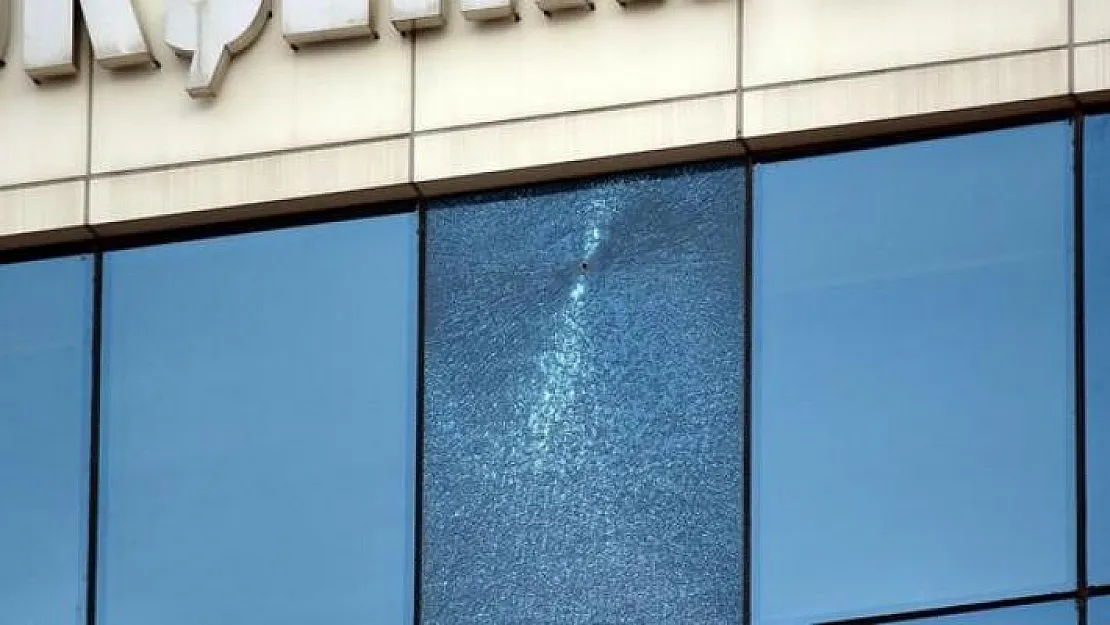 İş Bulamayınca Belediyeyi Kurşunladı