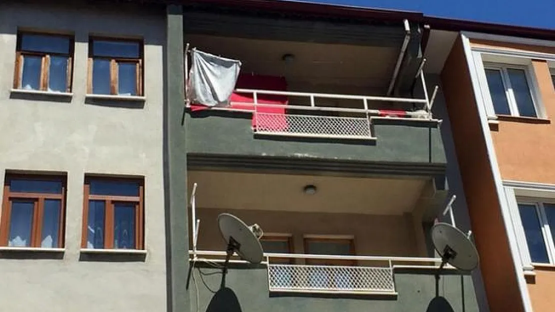 Isparta'da cani evlat anne ve babasını bıçaklayarak öldürdü!