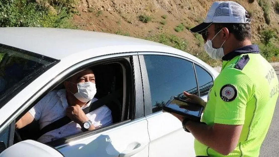 İstanbul, Ankara, İzmir özel araçta maske takmak zorunlu mu? Maske takmama cezası ne kadar?