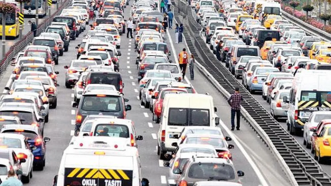 İstanbul Emniyet Müdürlüğü duyurdu! O yollar trafiğe kapatılacak!