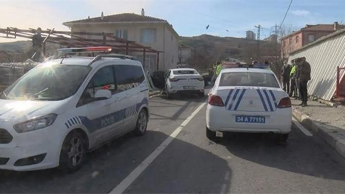 İstanbul Esenyurt'ta polisten kaçan şahıslardan biri vurularak öldü!