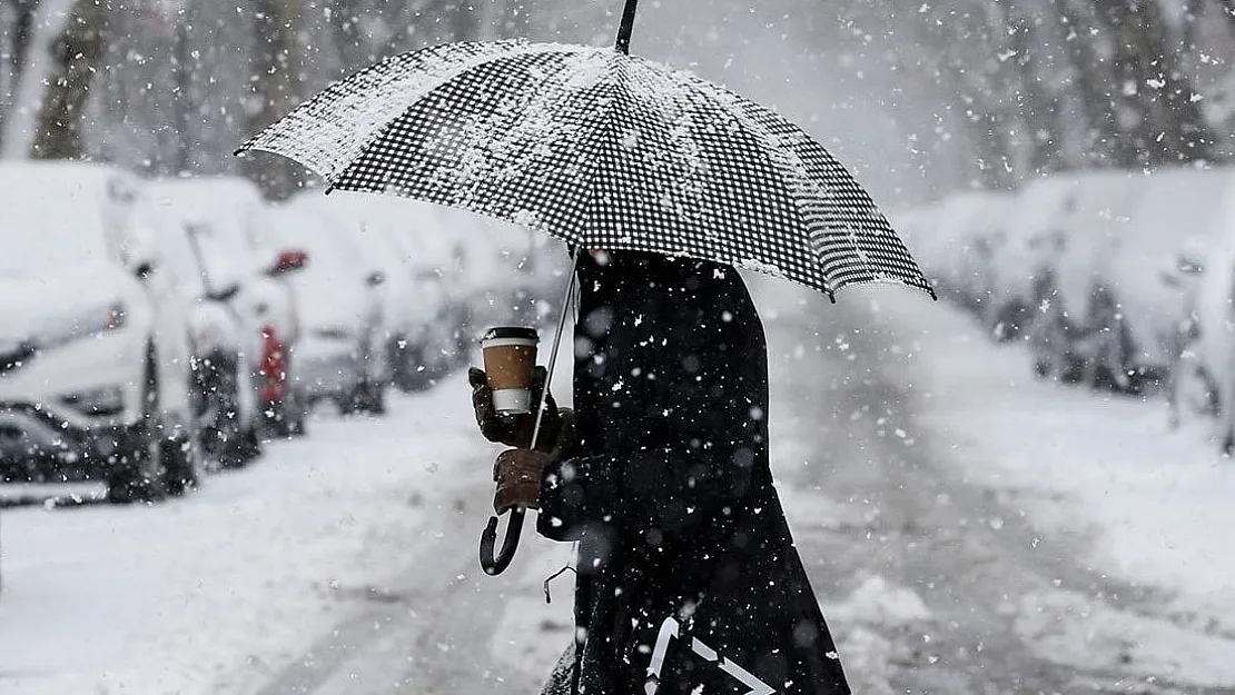 İstanbul karlı havanın etkisine girdi! Kar yağışı ne kadar sürecek? 5 günlük hava tahmin raporu…
