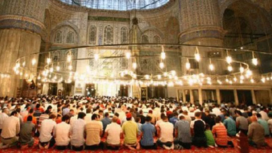 İstanbul Müftülüğü duyurdu: Namaz saatleri değişti