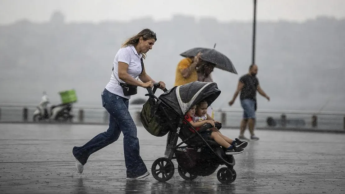 İstanbul'da Bugün Sağanak Yağış Uyarısı