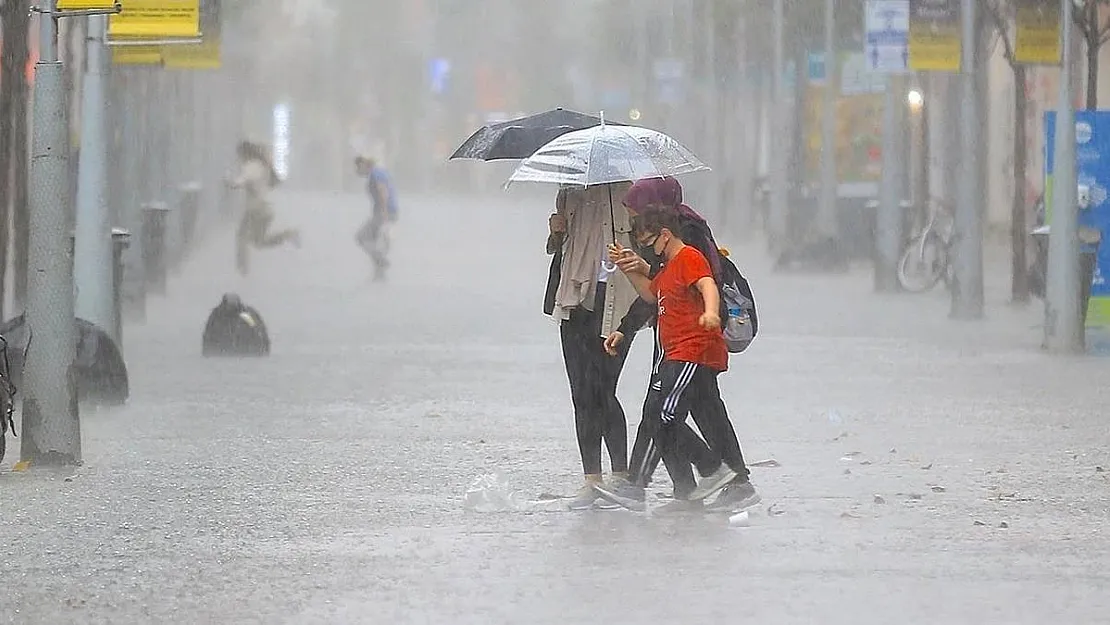 İstanbul'da Kuvvetli Yağış Alarmı: Meteoroloji'den Güncel Uyarılar ve Beklenen Hava Durumu