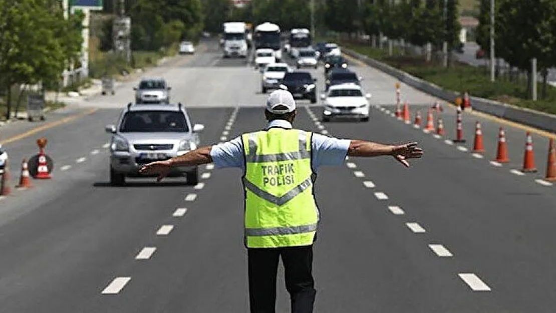 İstanbul'da Yarın Bazı Yollar Trafiğe Kapatılacak