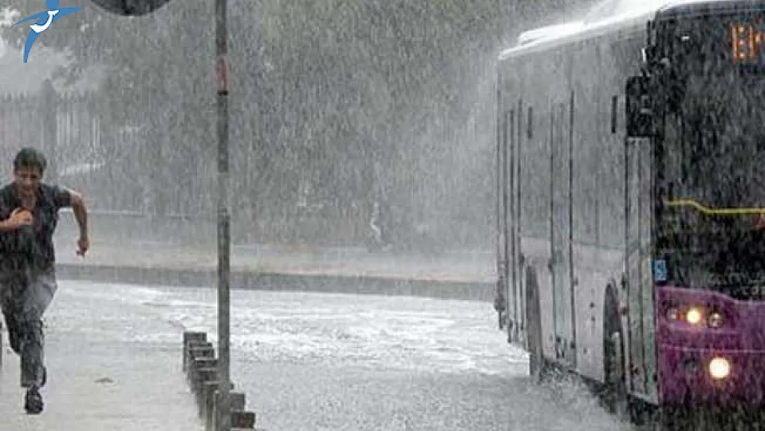 İstanbullular Dikkat! Meteorolojiden 3 Saat Yağış Uyarısı