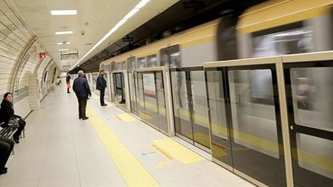 İstanbullular dikkat! Metro ve Marmaray sefer saatleri uzatıldı!