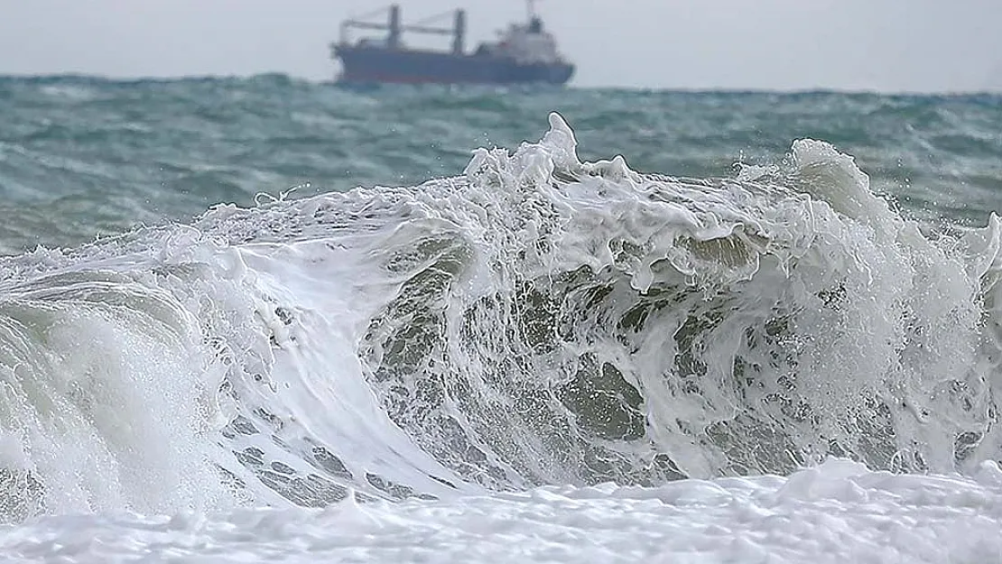İstanbulluların deprem tedirginliğine bir yenisi eklendi! Şehir için tsunami riski gündeme geldi!
