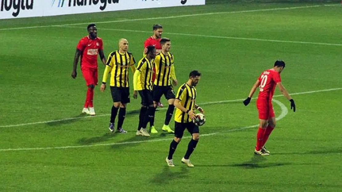 İstanbulspor-Ümraniyespor karşılaşması, 1-1 eşitlikle tamamlandı