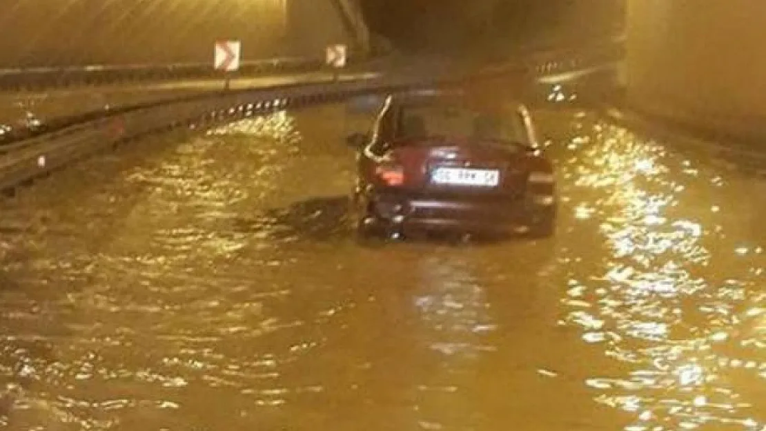 İzmir, Aydın, Muğla, Denizli ve Antalya için sağanak yağmur- Sel Uyarısı