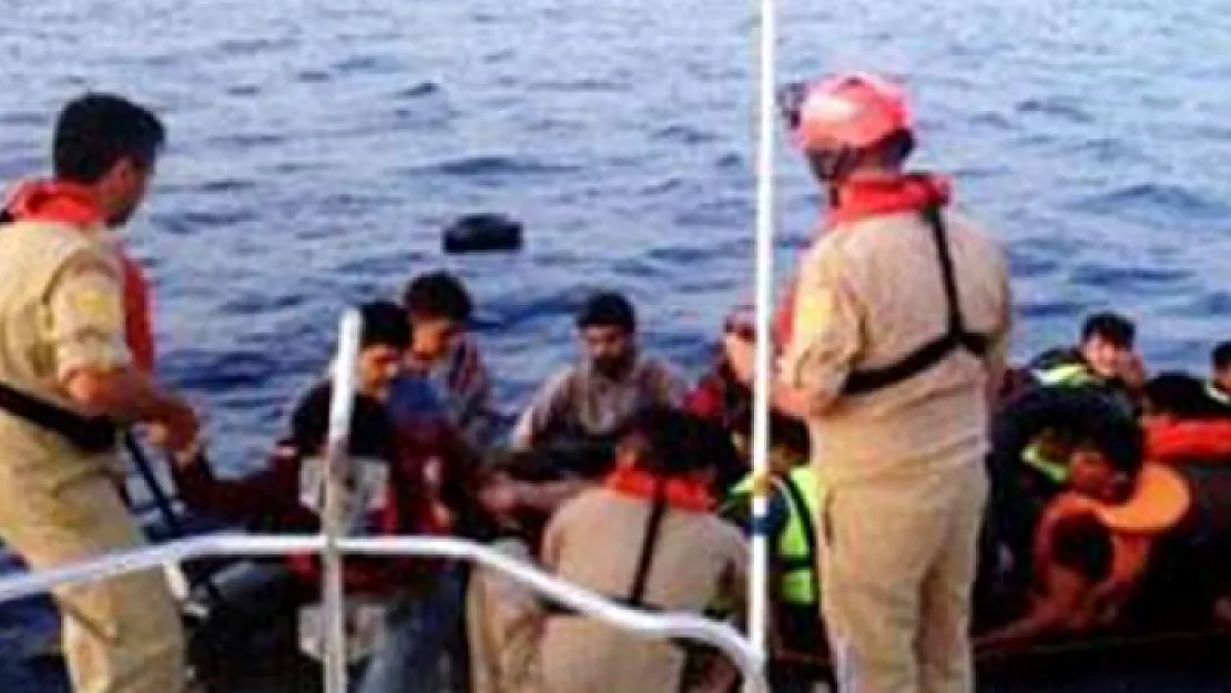 İzmir Dikili'de 46 düzensiz göçmen yakalandı