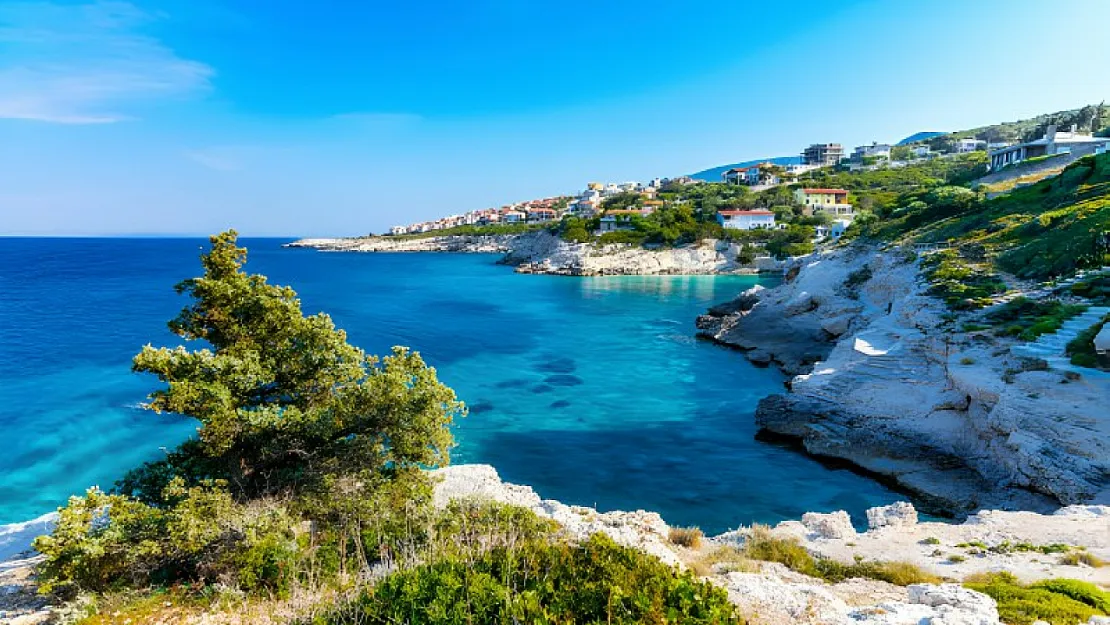 İzmir'e Yakın Keşfedilmemiş 3 Sessiz Plaj! Kalabalıktan Uzak Deniz Kaçamağı