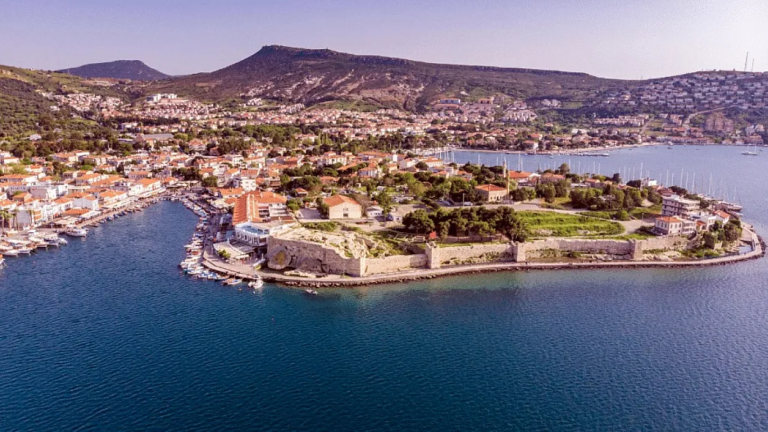 İzmir'in Yeni Tatil Cenneti: Foça! Sessizlik, Temizlik ve Uygunluk Bu İlçede Buluştu
