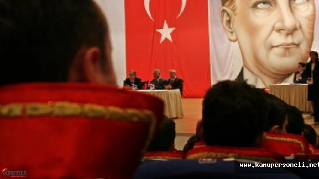 İzmir'de 104 Asker 11 Avukat Tutuklandı