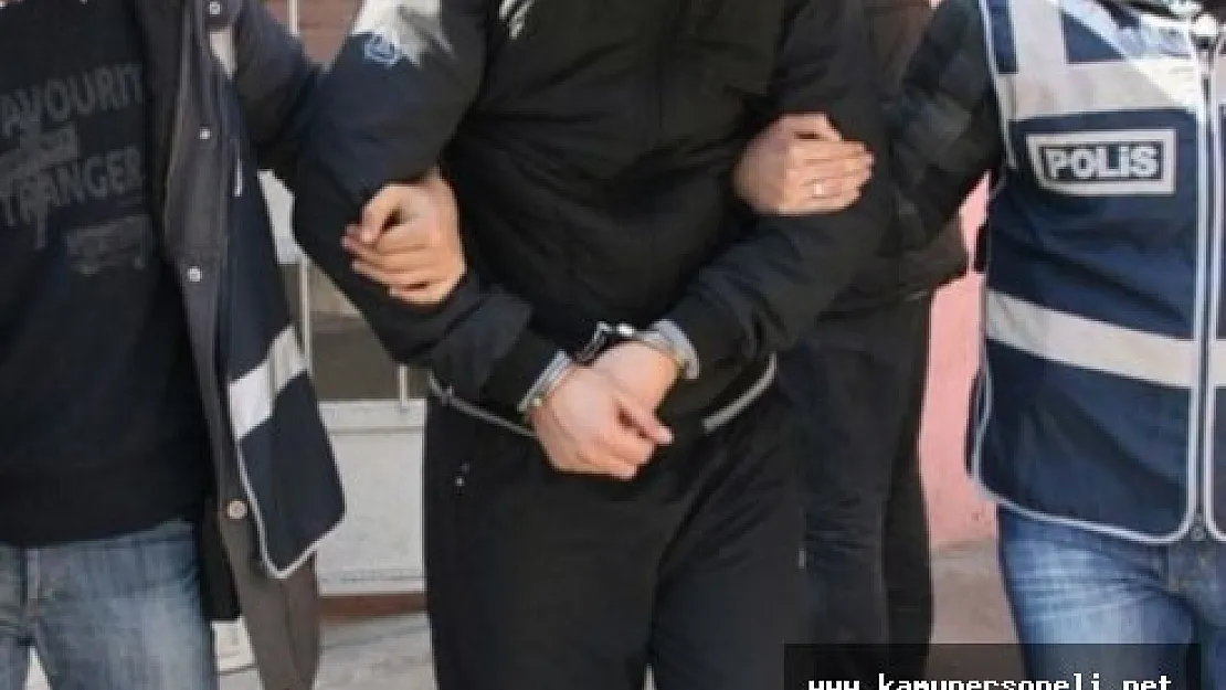 İzmir'de 15 Hakim Adliye'ye Sevk Edildi