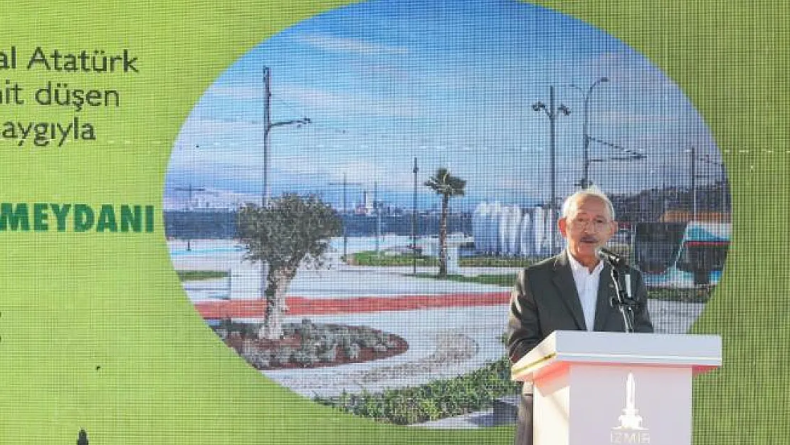 İzmir'de 15 Temmuz Demokrasi Şehitleri Meydanı açıldı