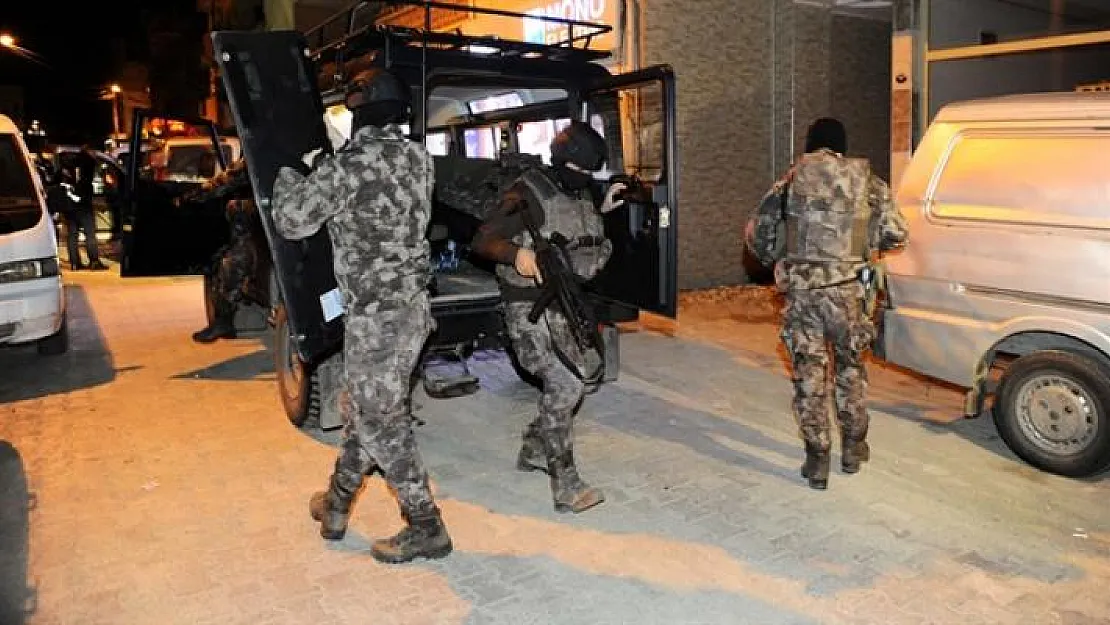 İzmir'de başlatılan PKK/PYD operasyonlarında 10 kişi gözaltına alındı