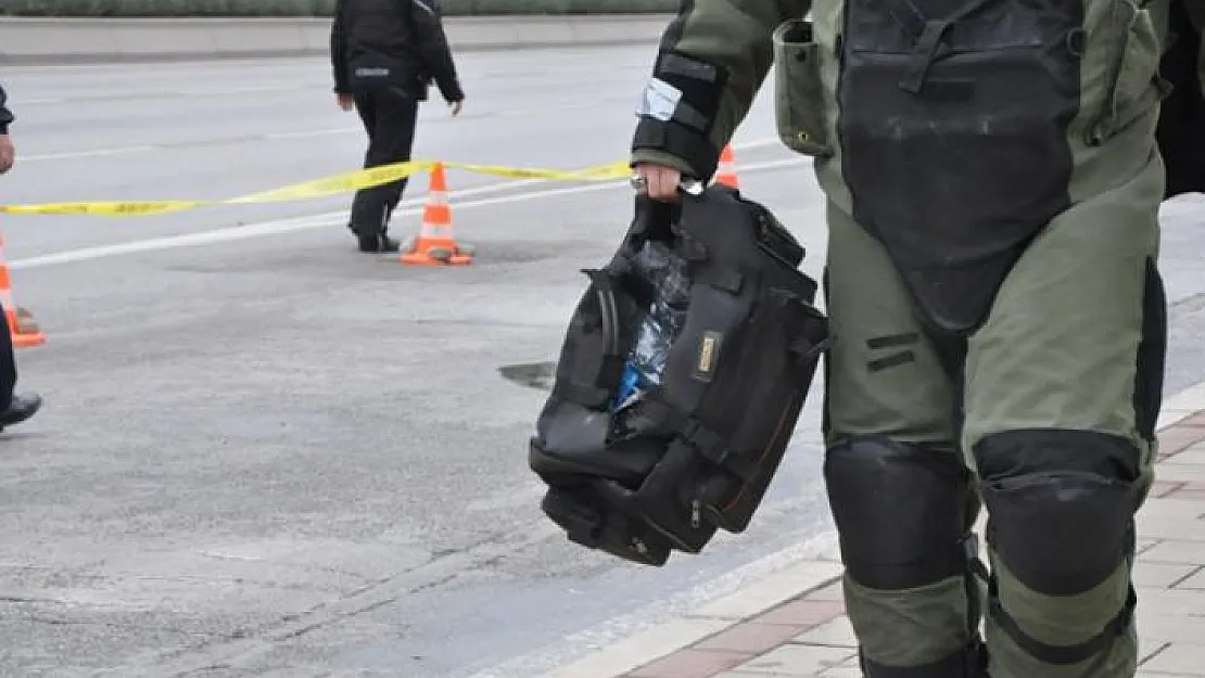 İzmir'de Bombalı Saldırı !