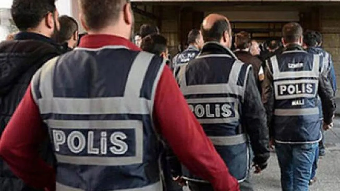 İzmir'de FETÖ soruşturması 62 kamu görevlisi gözaltı kararı