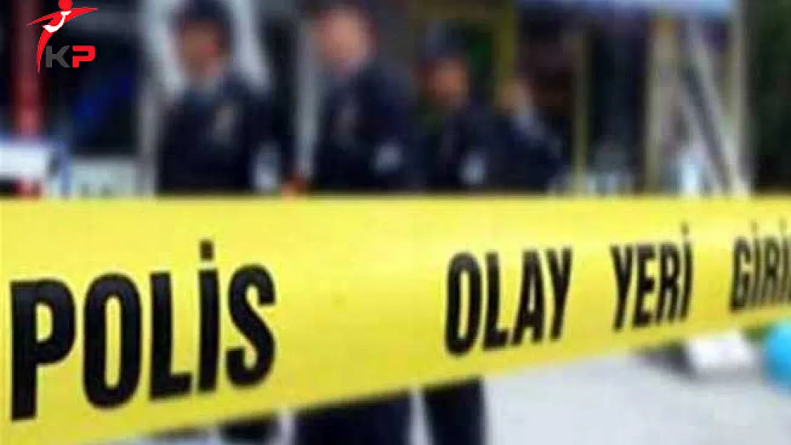 İzmir'de Kavgayı Ayırmak İsteyen Polis Bıçakla Yaralandı!