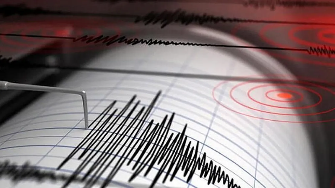 İzmir'de korkutan deprem! İnsanlar sokakta sabahladı! Büyüklük korkuttu...