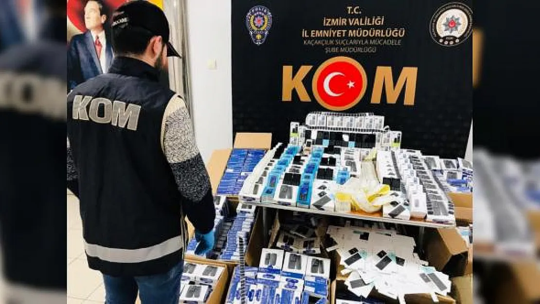 İzmir'de Şok Operasyon: Binlerce Liralık Gümrük Kaçağı Ürün Ele Geçirildi!