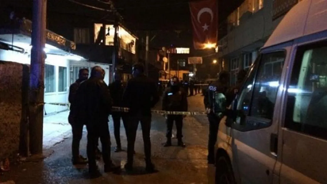 İzmir'de sokak ortasında kadın cinayeti