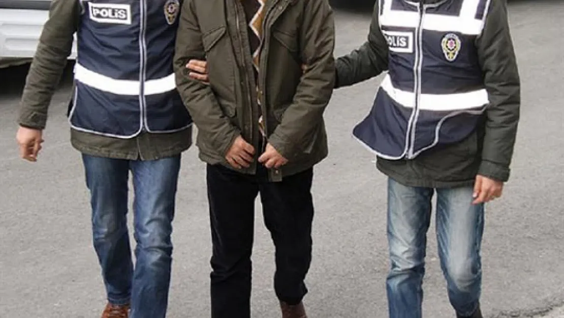 İzmir'de Sosyal Medya Üzerinde Terör Propagandası Yapanlara Tutuklama Kararı