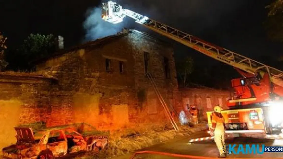 İzmir'de tarihi fabrika binasında yangın!