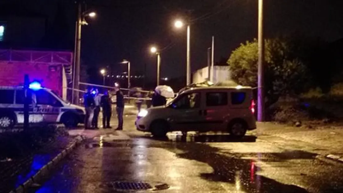 İzmir'in Çiğli'de Korkunç Olay! Damat Dehşet Saçtı: Ölü ve Yaralı Var