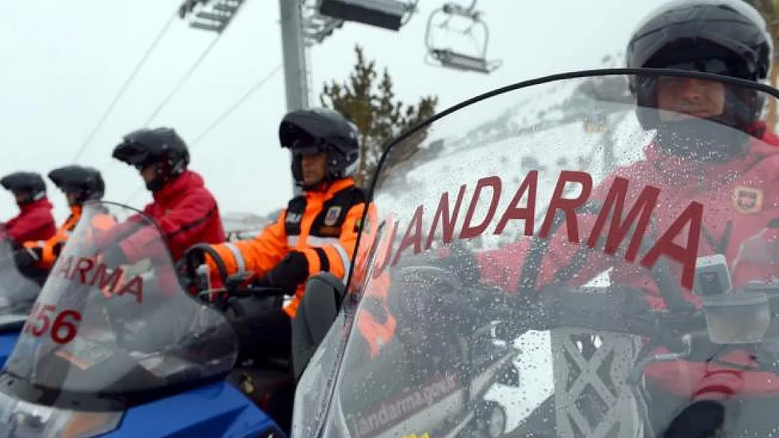 JAK timinden Palandöken'de gerçeği aratmayan kurtarma tatbikatı