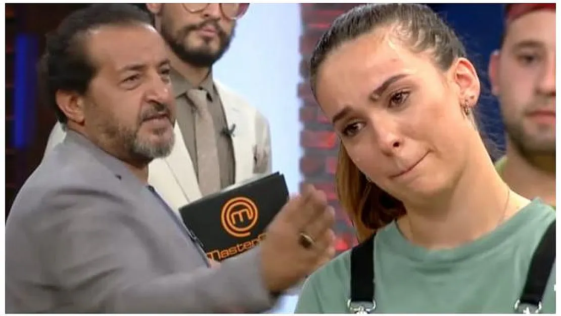 Jürinin sözleri yarışmacıyı ağlattı!