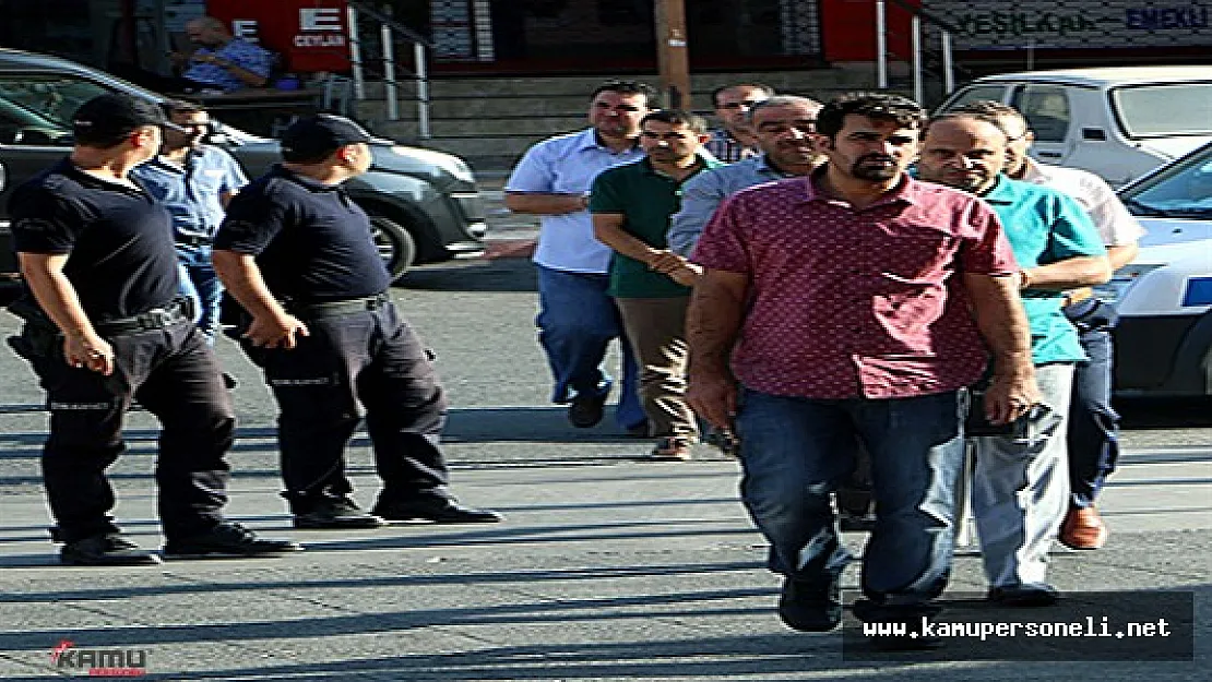 Kahramanmaraş'ta Adliye ve Ceza İnfaz Kurumlarında Görevli 8 Kişi Tutuklandı
