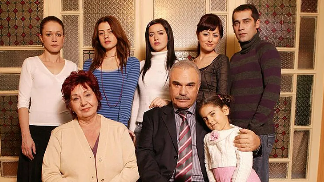 Kanal D Yaprak Dökümü neden yok? Yaprak Dökümü yayından kaldırıldı mı? 14 Temmuz Çarşamba Kanal D yayın akışı..