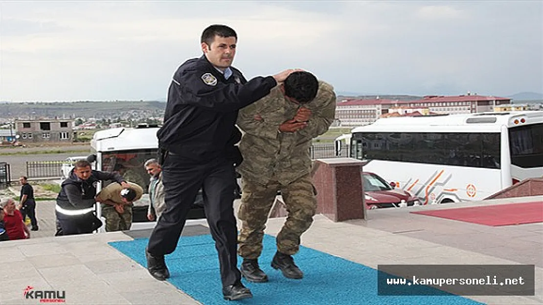Kars'ta 19 Asker Tutuklandı
