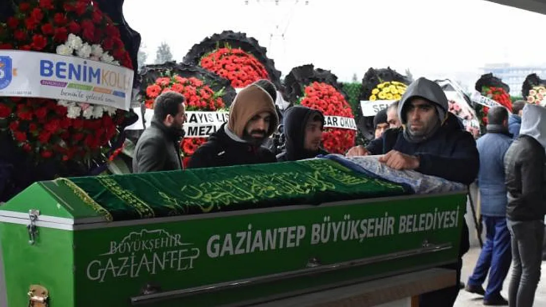 Kartal'daki çöken bina