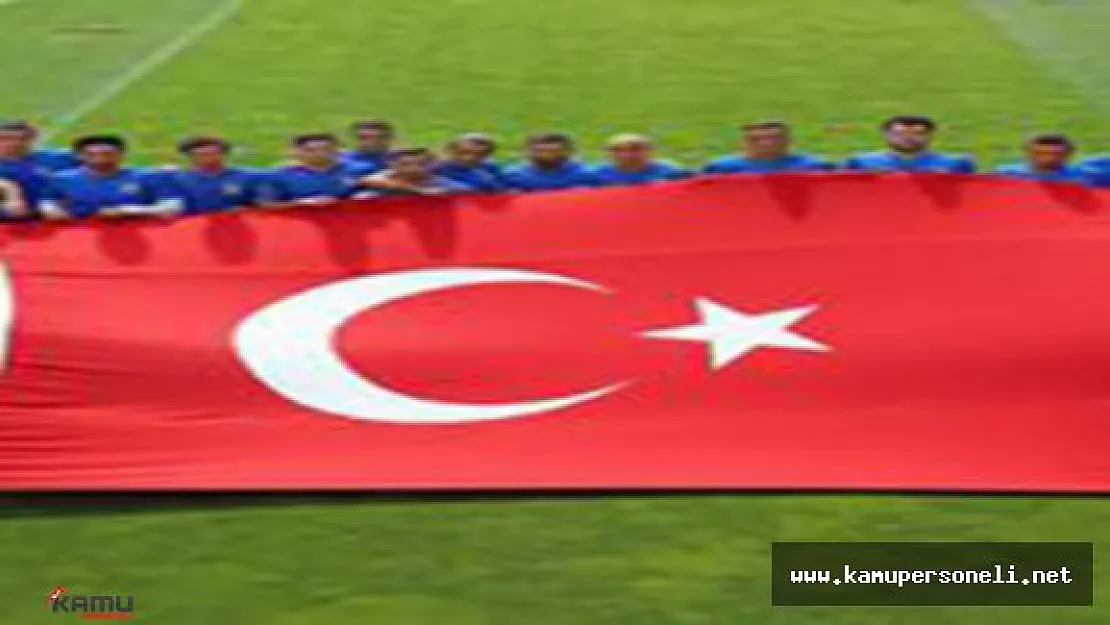 Kayserispor FETÖ'nün Darbe Girişimini Protesto Etti