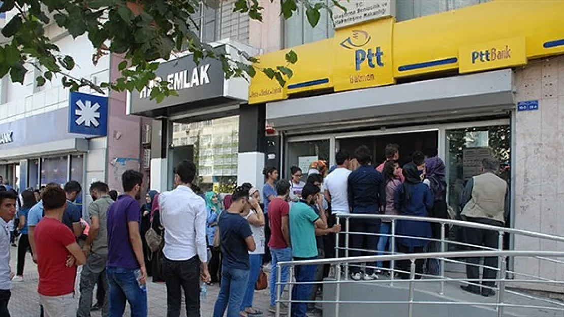 Herkes PTT'ye akın etti: En az 900 TL en çok 2.500 TL yatırıldı! TC kimliğinizle paranızı çekebilirsiniz