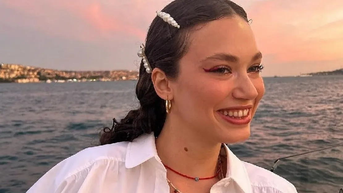 Kiralık Aşk'ın Sude'si Masumlar Apartmanı'nın Rüya'sı Melisa Şenolsunlar, herkesi şoktan şoka soktu! 'Ne o pozlar Melisa?'