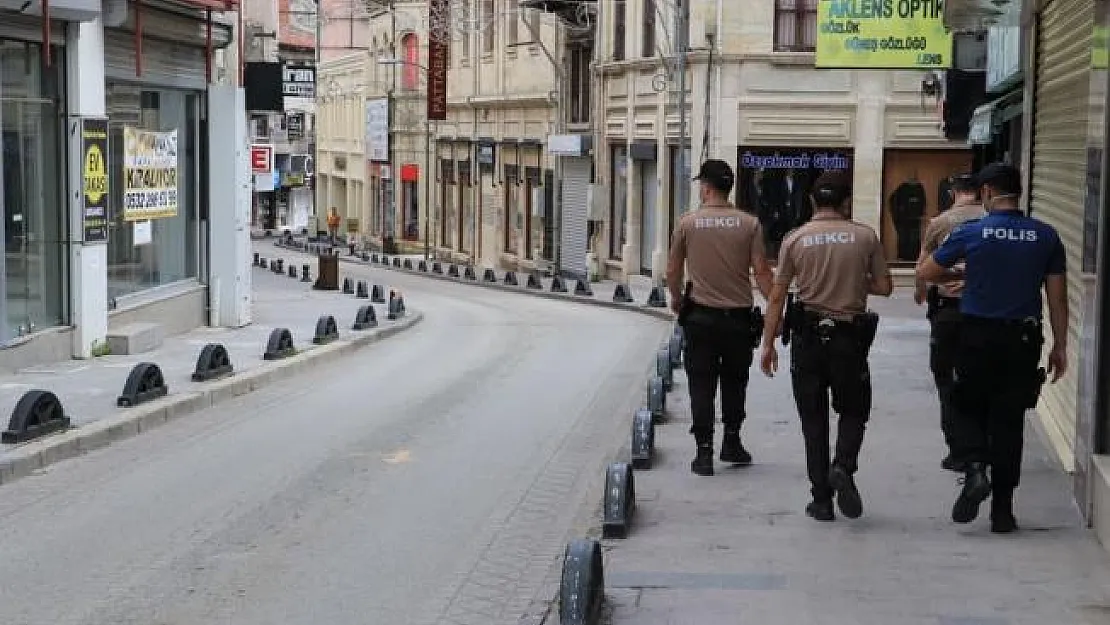 Kısıtlamalar geri mi geliyor? Bakan Koca cevapladı!