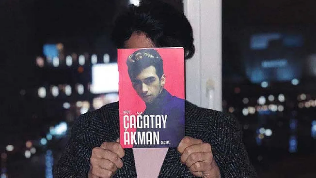 Kitap Çıkaran Çağatay Akman Alay Konusu Oldu!