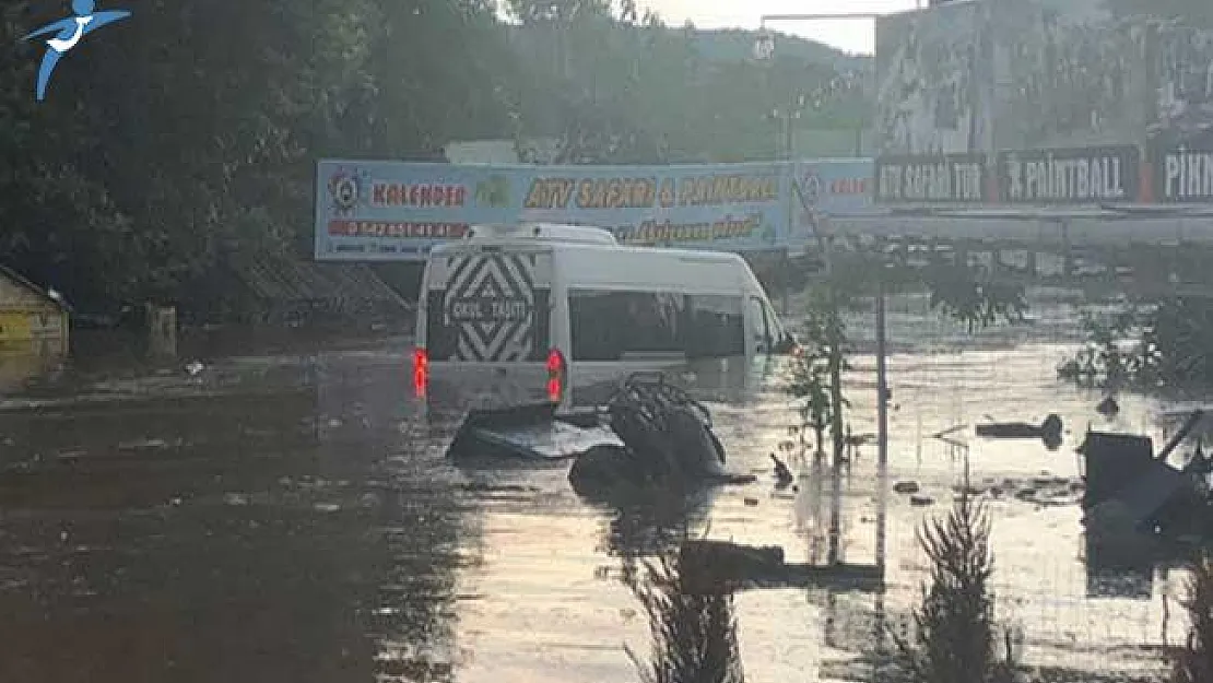 Kocaeli'de Sel Felaketi! Çok Sayıda Kişi Mahsur Kaldı