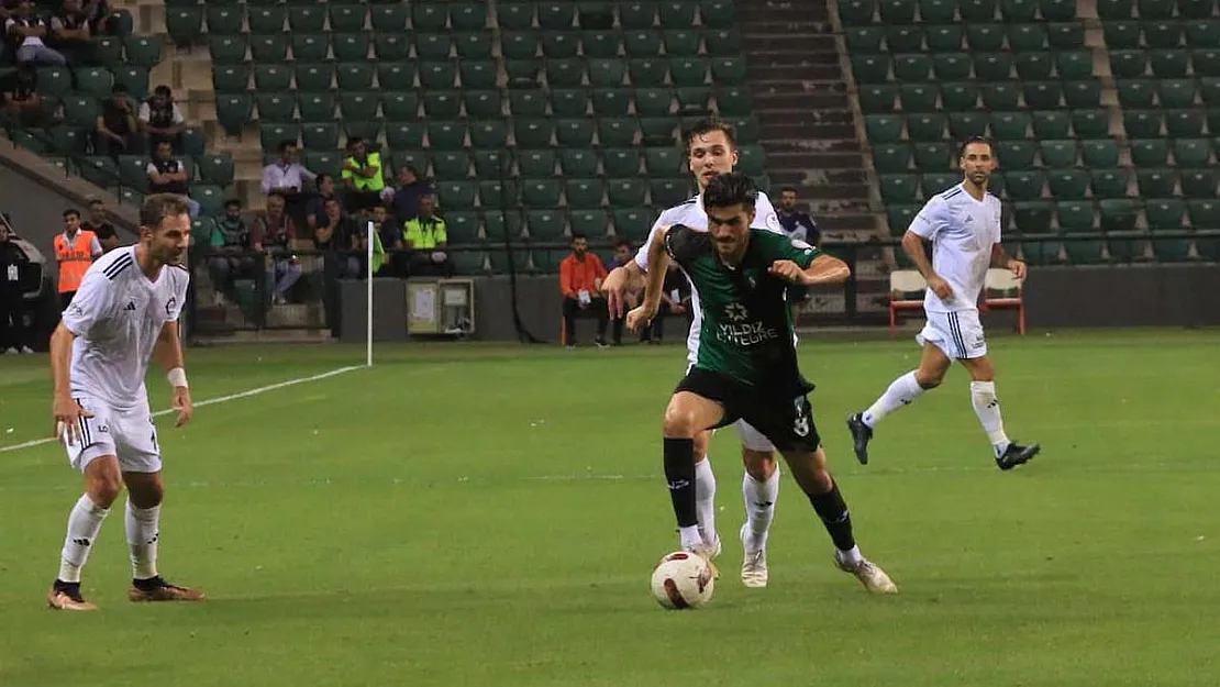 Kocaelispor, 10 kişi kaldığı maçta Altay'ı 3-2 mağlup etti