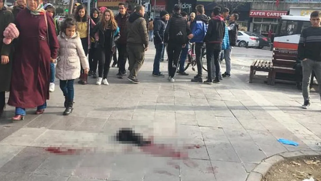 Konya'da Rambo bıçağıyla dehşet saçtı