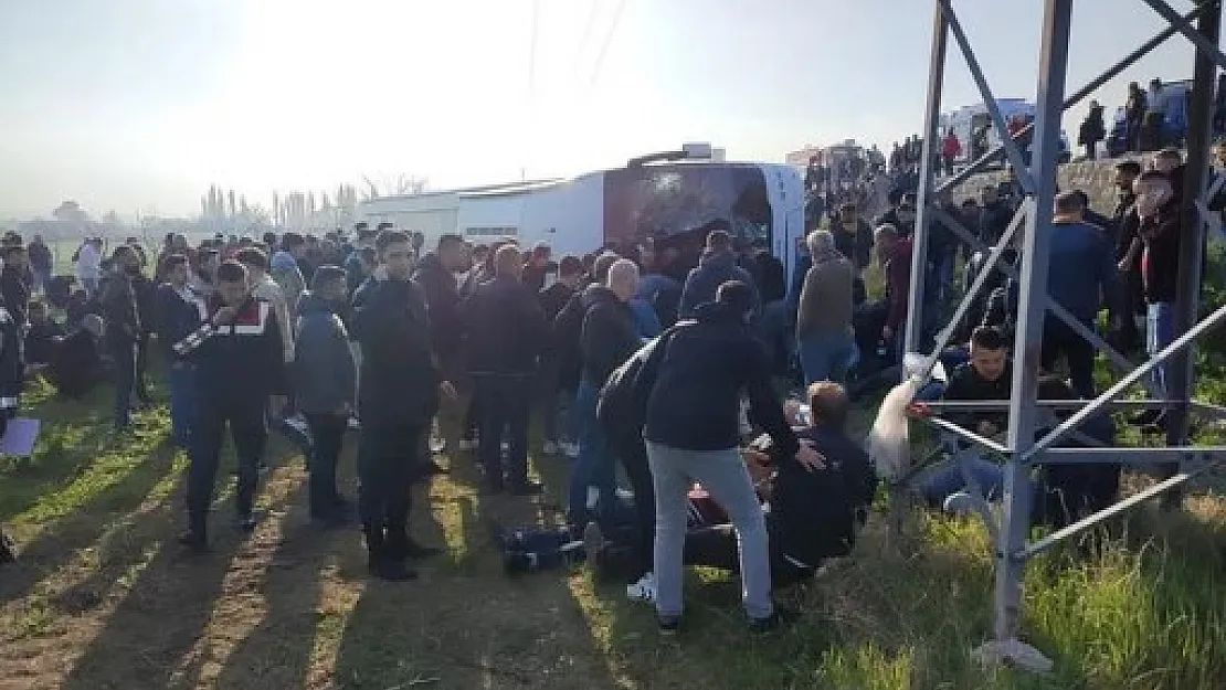 Korkunç kaza! İşçileri taşıyordu, büyük kaza yaptı: Çok sayıda kişi hayatını kaybetti, 31 yaralı..